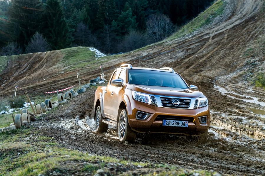 Nissan Navara Double Cab (D23) 2017 года  (WW) (фото 6 из 10)